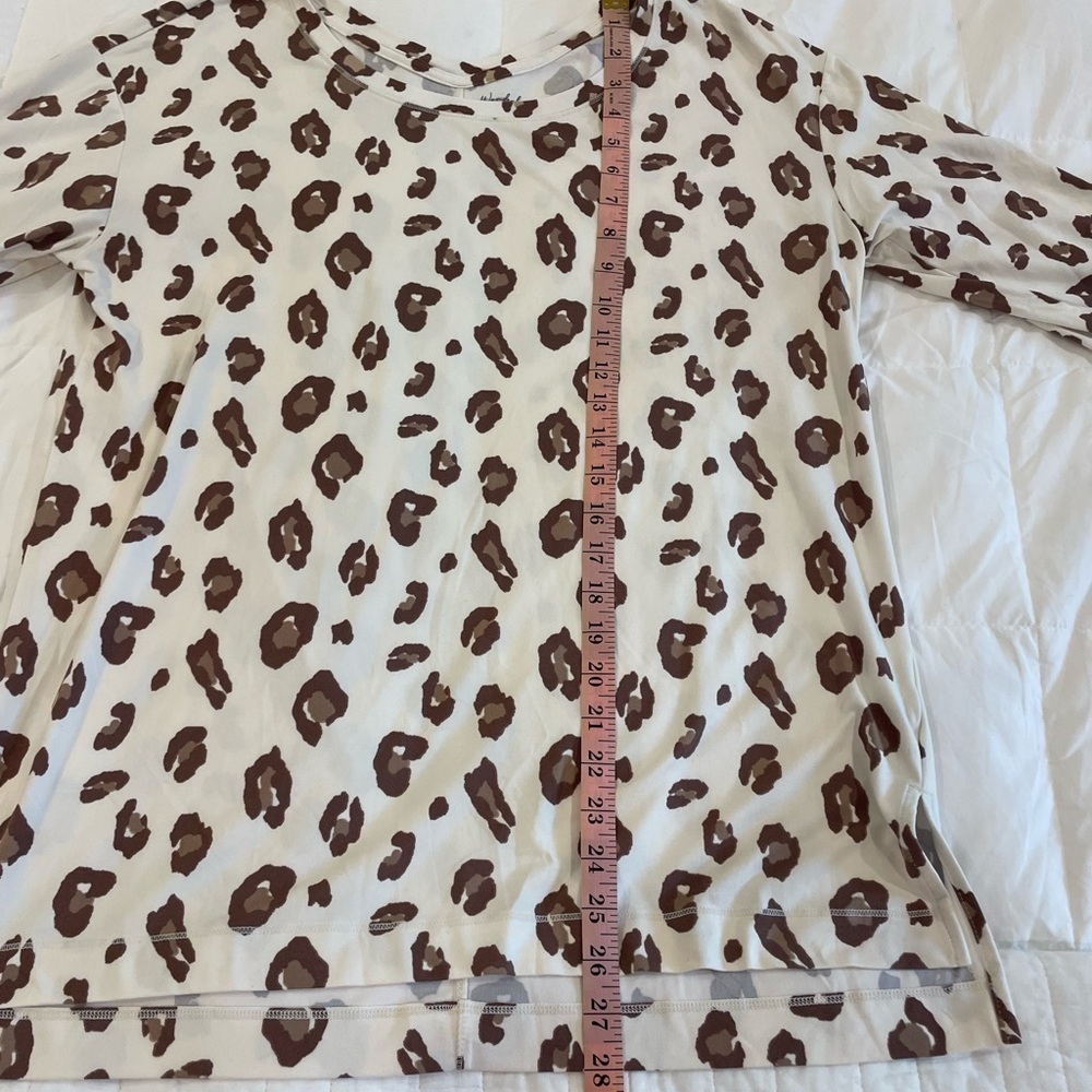 Wonderly Studio Top Size Medium - Picture 7 of 10